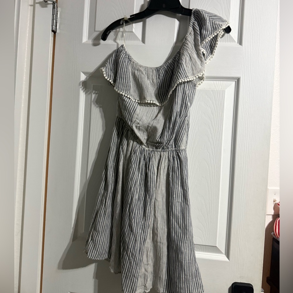 American Eagle Outfitters Off-Shoulder Dress